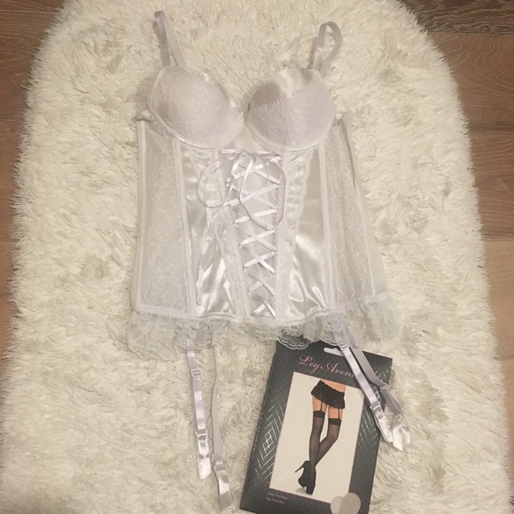 Sold! 🎈Oh la la Cheri | white  corset - Picture 2 of 8